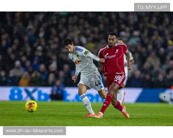 足球队长袖标如何在比赛中体现球员队内领导力与象征意义 足球队长袖标如何在比赛中体现球员队内领导力与象征意义